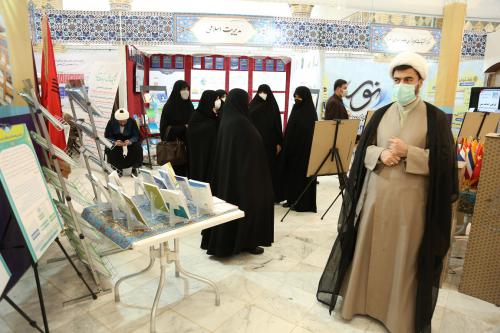 بازدید رئیس پژوهشگاه مطالعات اسلامی از نمایشگاه دستاوردهای علمی2